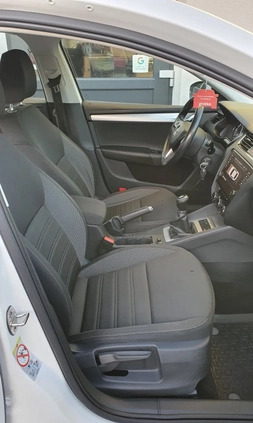 Skoda Octavia cena 40600 przebieg: 168500, rok produkcji 2019 z Biecz małe 277